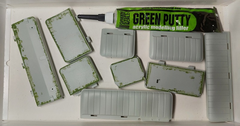 Rückenteile verklebt und gespachtelt