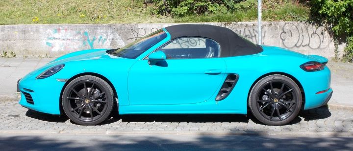 Porsche_Cayman_0.jpg