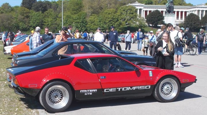 DeTomaso_Pantera_03a.jpg