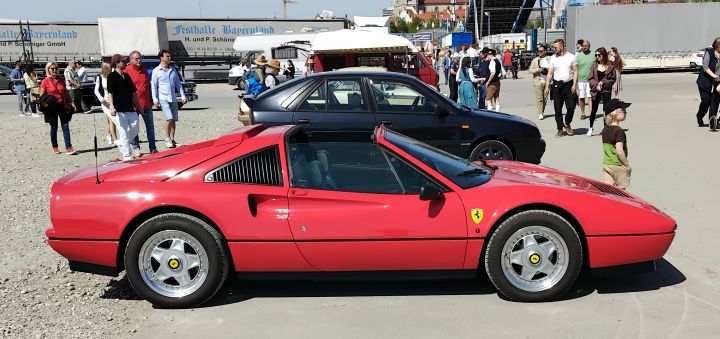 Ferrari_308_03b.jpg