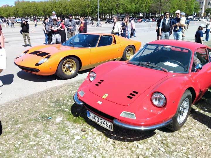 Lamborghini_Miura_01c.jpg