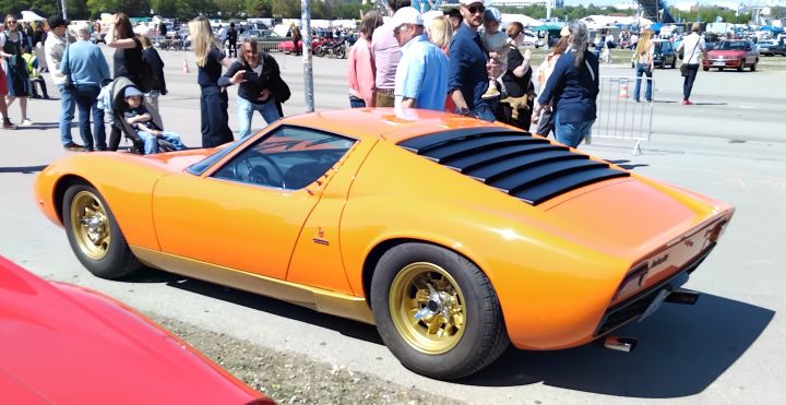 Lamborghini_Miura_01d.jpg