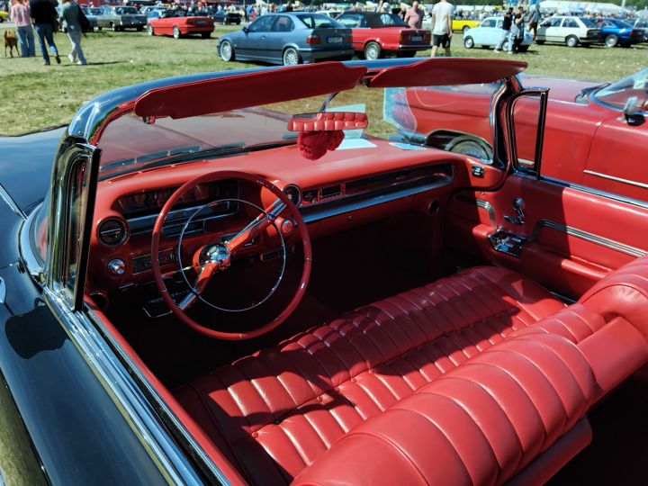 Cadillac_Eldorado_Biarritz_02c1.jpg