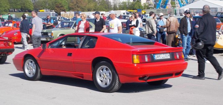 Lotus_Esprit_01b.jpg