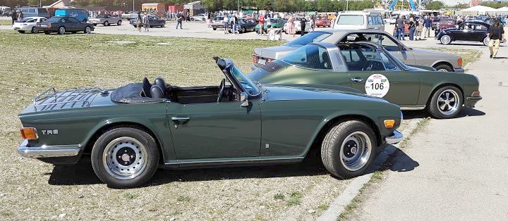 Triumph_TR6_05a.jpg