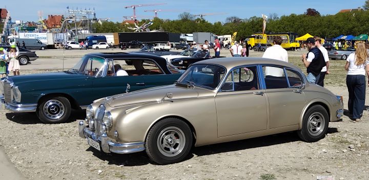 Jaguar_MK2_05a.jpg