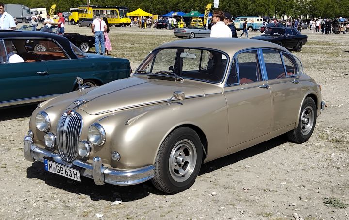 Jaguar_MK2_05b.jpg