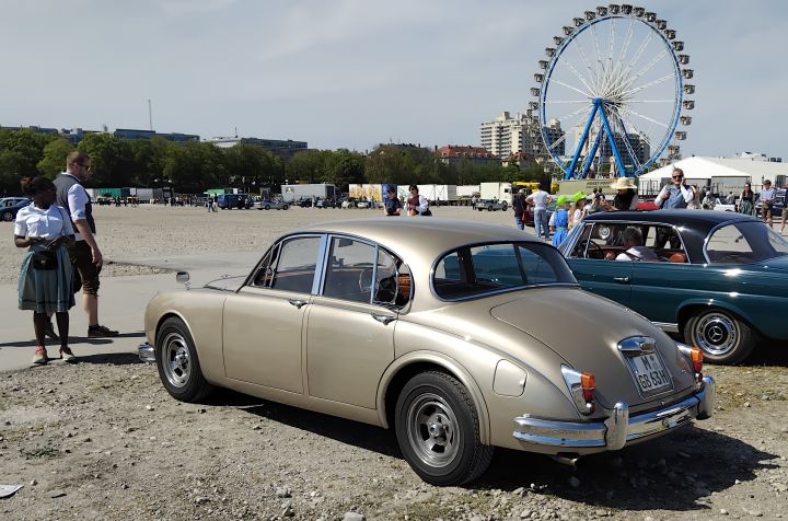 Jaguar_MK2_05c.jpg
