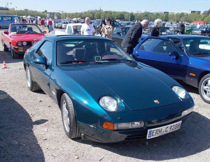 Porsche_928__01a.jpg