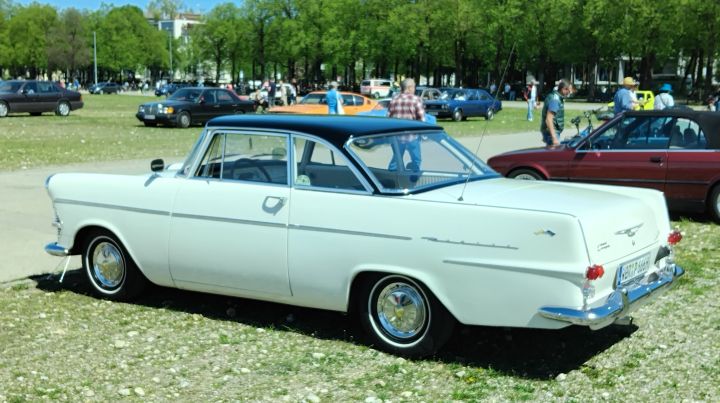 Opel_Rekord_08b.jpg