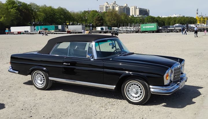 Mercedes_280SE_02a.jpg