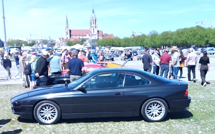 BMW_850_05a.jpg