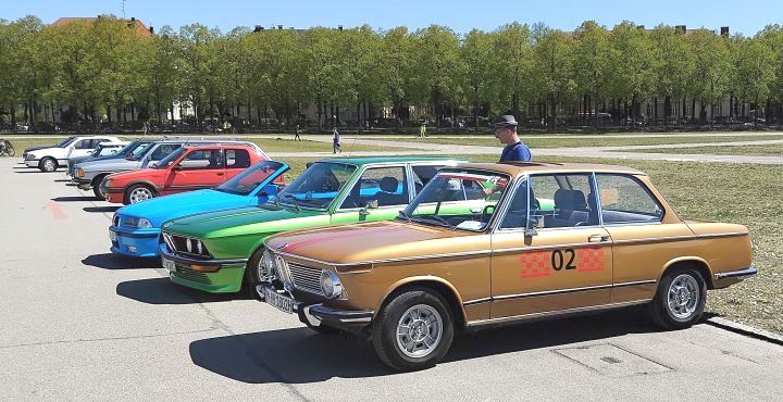 BMW_2002_02b.jpg