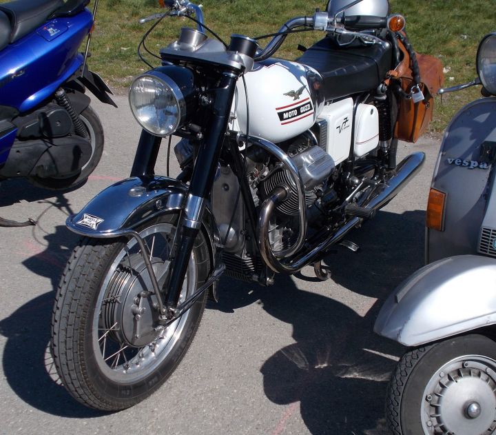 Moto-Guzzi_03a.jpg