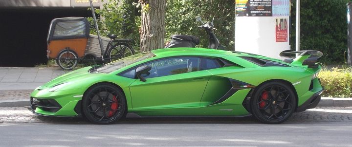 Lambo_Aventador_01c.jpg