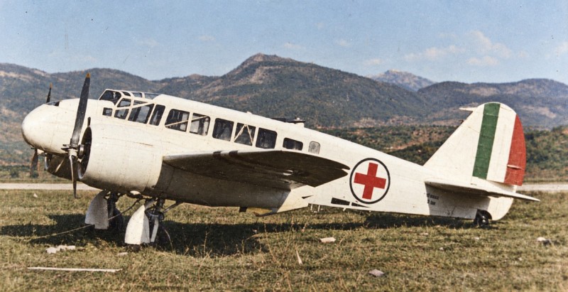 Sanitätsflugzeug.jpg