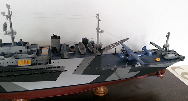 07-Aufbauten + Arbeitsdeck.jpg