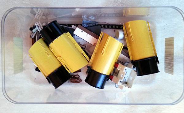 16-Plastikbox Kleinteile.jpg