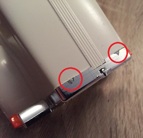 Die roten Kreise sollen die Fehlerhaften Stellen zeigen