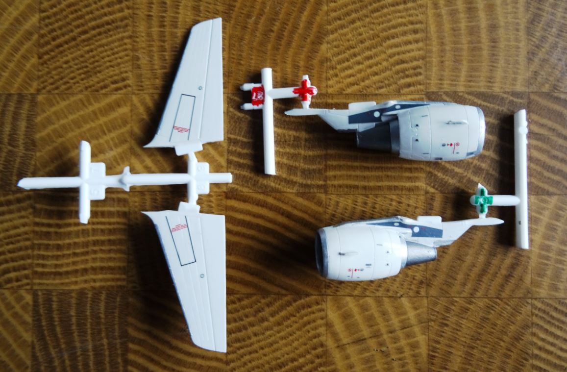 Die Höhenruder sind bereits durch Klarlack geschütztz.