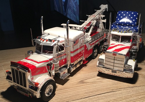 Hier meine beiden Trucks zum Vergleich. Wie schon oben erwähnt ist der Stars and Strips Truck nicht meine Meisterleistung gewesen.