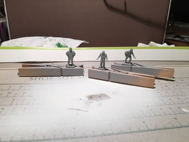 Die Besatzung wird grundiert