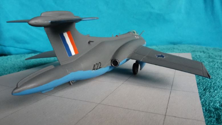 Die Schubdüsen sind nur schwarz lackiert, weil nicht weiter detailiert.