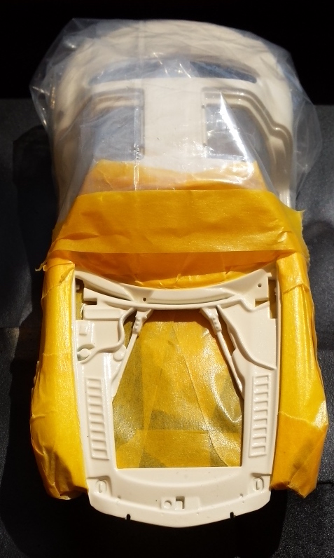 SLS Motorraum weiß.jpg