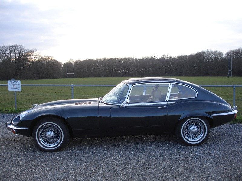 E-Type 2+2 blau.jpg