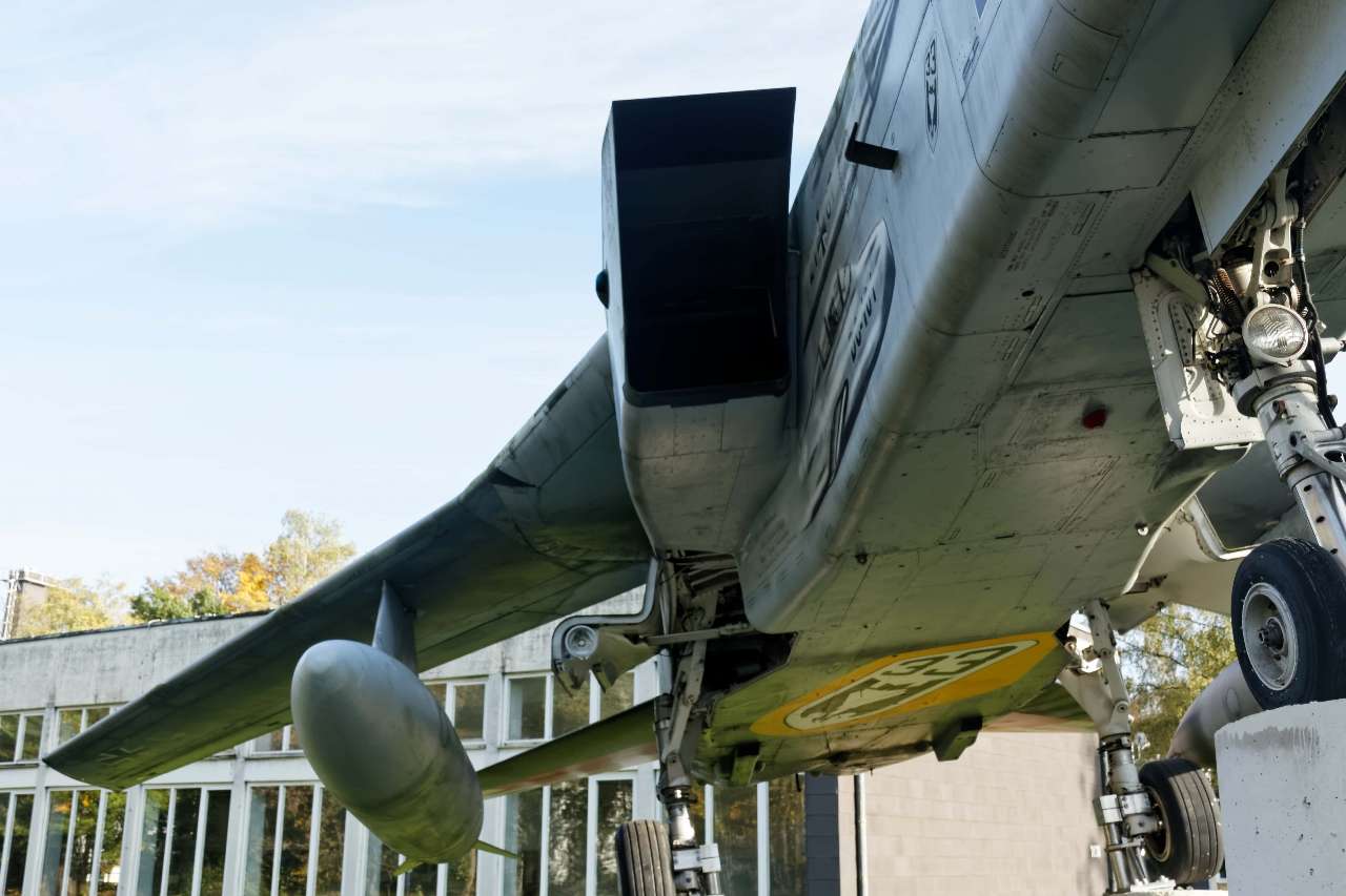 TORNADO Sonderlackierung Stab 06.jpg