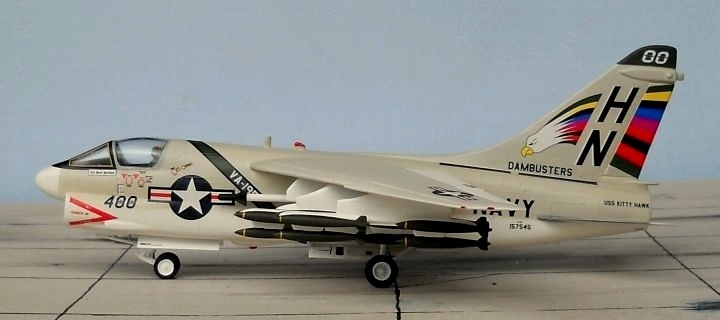 A-7E_01.jpg