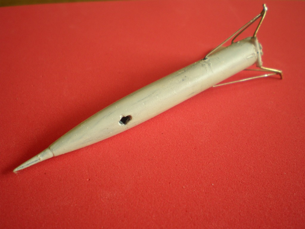 Fahrzeughülle mit Radhalterungen und Spornradausschnitt