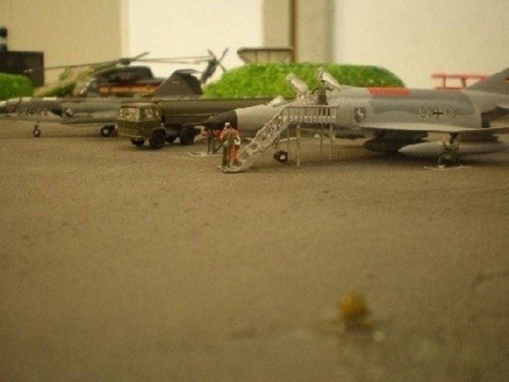 flugzeuge bei der Wartung im sicherheitsbereich ... F-4 F-Phantom JG.72