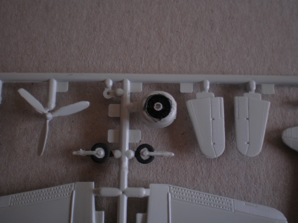 Bauteile einer SBD 5 vorlackiert