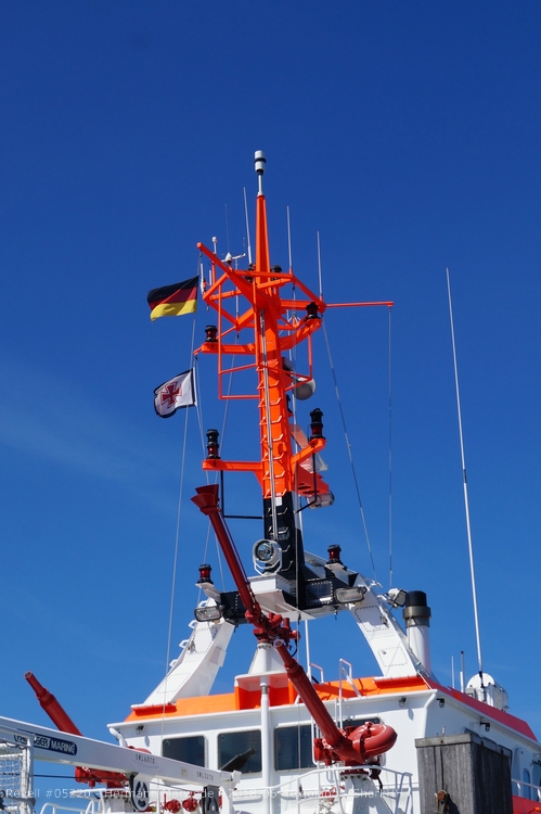 Revell 05220 - Hermann Marwede Detail Mast - 0003.jpg