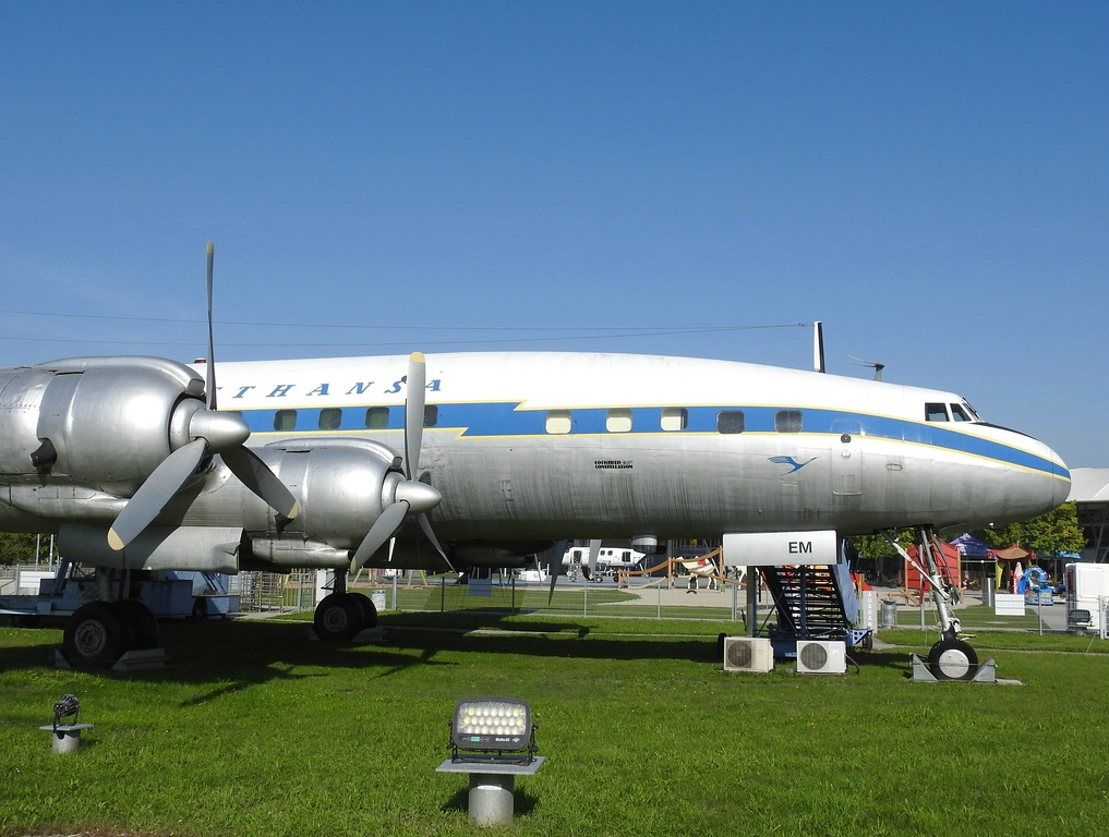 zz_D-ALEM Lufthansa Lockheed L-1049G Super Constellation (6).jpg