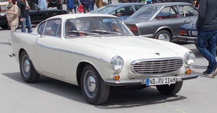 2019_Volvo_P1800_02a.jpg