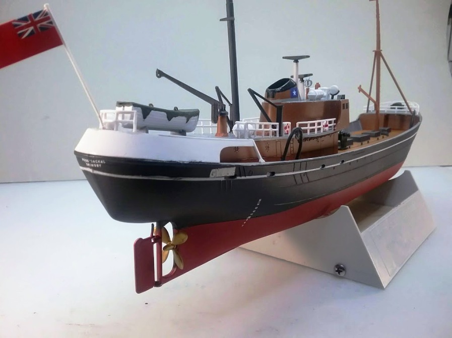 Heckansicht "Ross Jackal"  die Decals hatten noch keinen Überzug mit Mattlack, daher das "silbern"