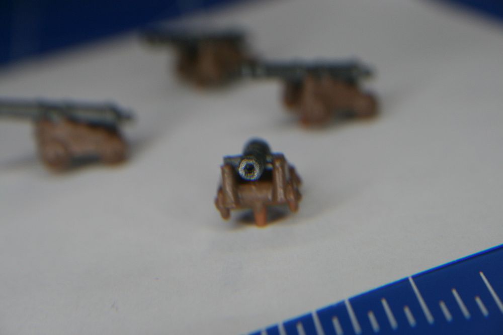 Feuerbereit. Die Farbe ist aus einer Mischung Eisen(91) und schwarz(302)