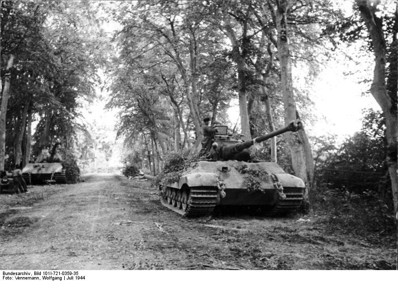2. Königstiger mit Porscheturm in der Normandie