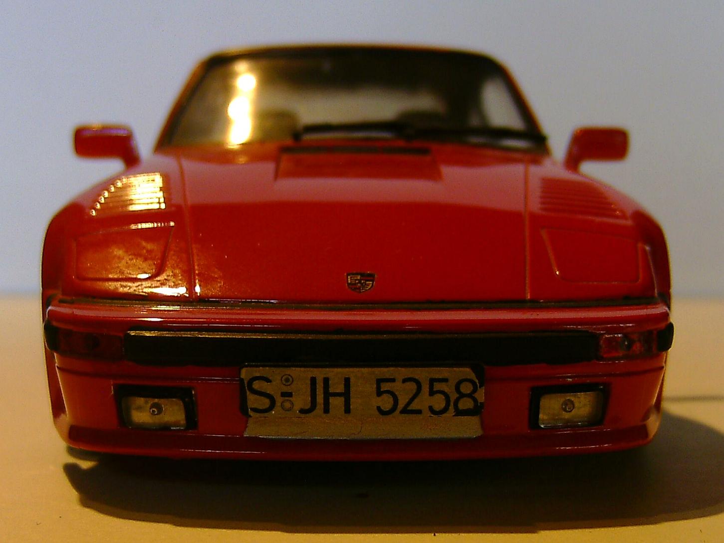 Da hats wohl einen Parkrempler gegeben.JPG