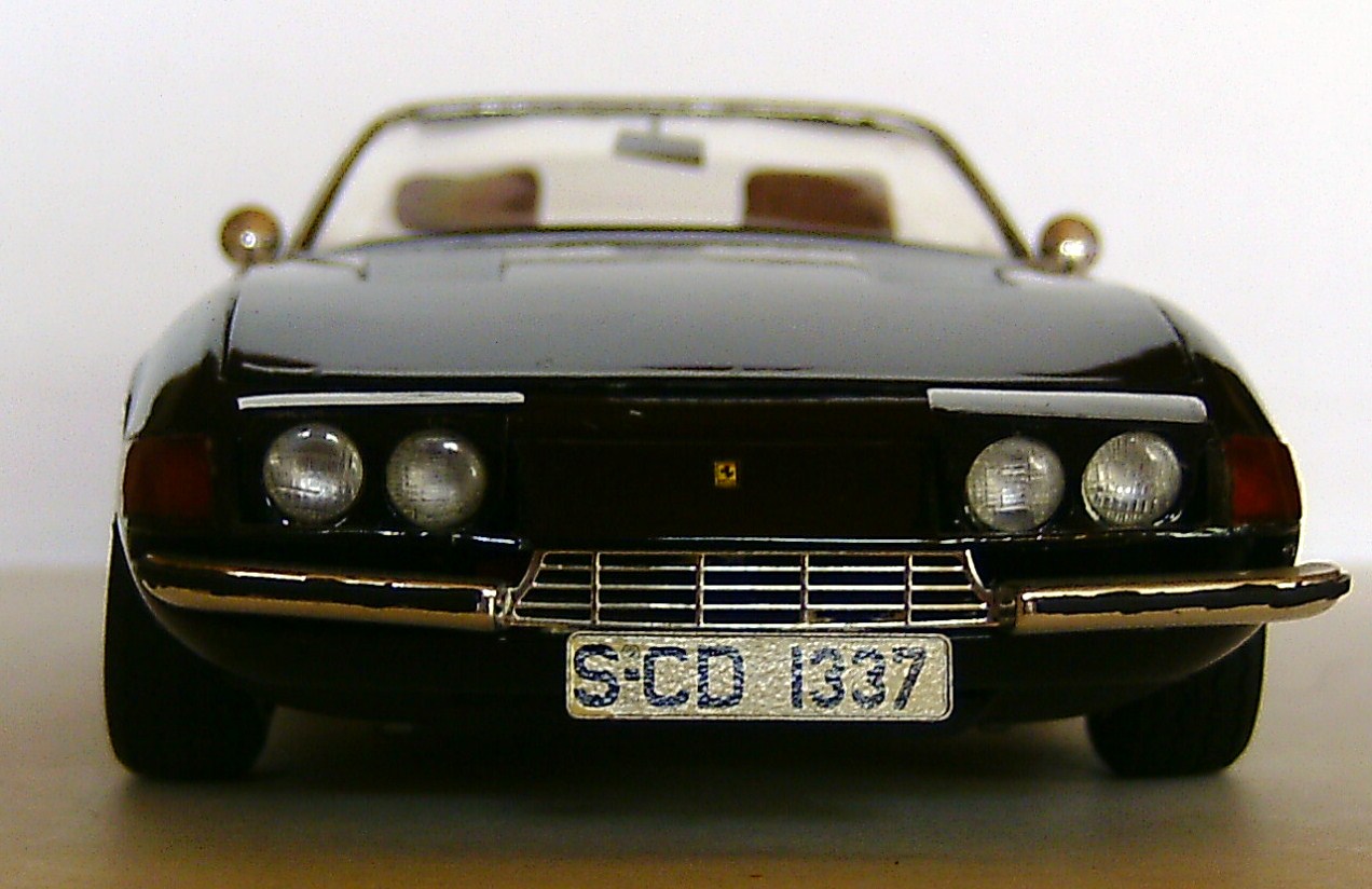 ...und hier die Klappscheinwerfer