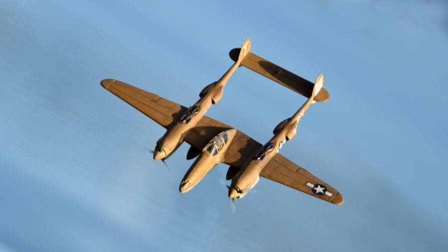 04 P-38 Lightning.jpeg