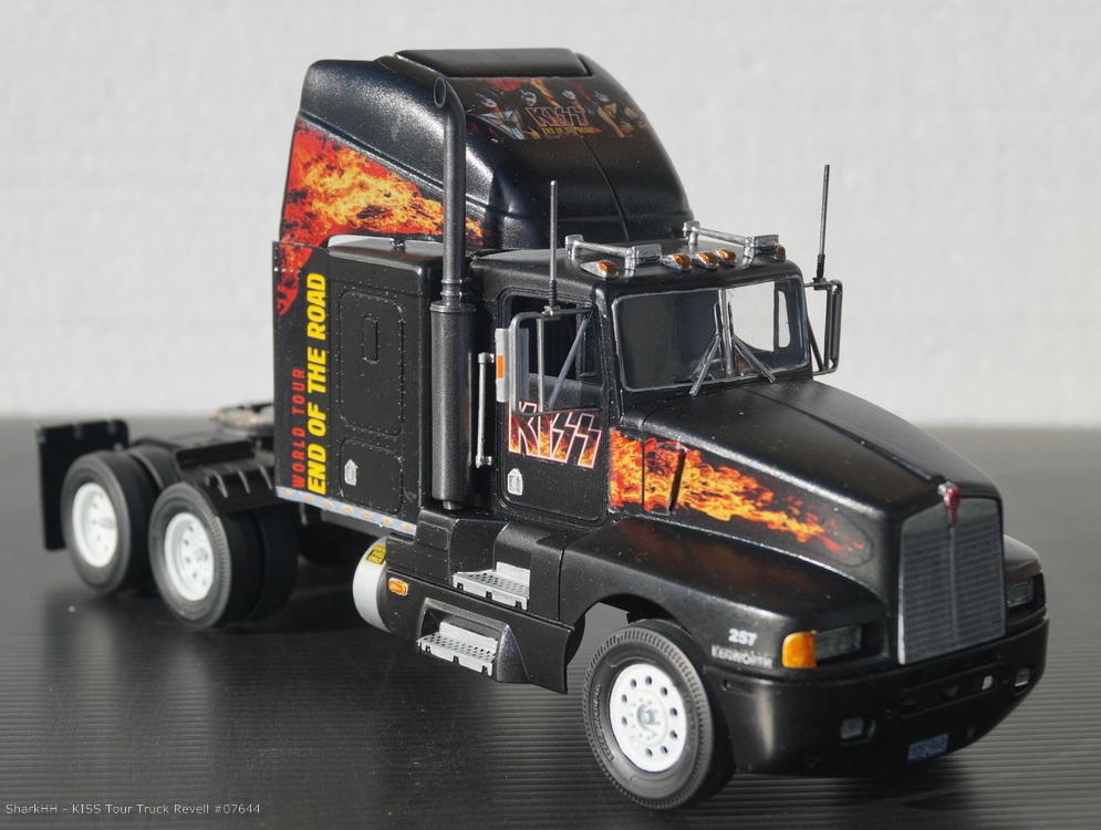 KISS_TOUR_TRUCK_Revell07644-004.jpg