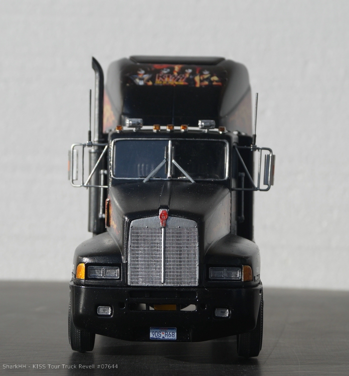 KISS_TOUR_TRUCK_Revell07644-006.jpg