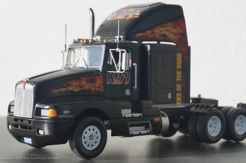KISS_TOUR_TRUCK_Revell07644-010.jpg