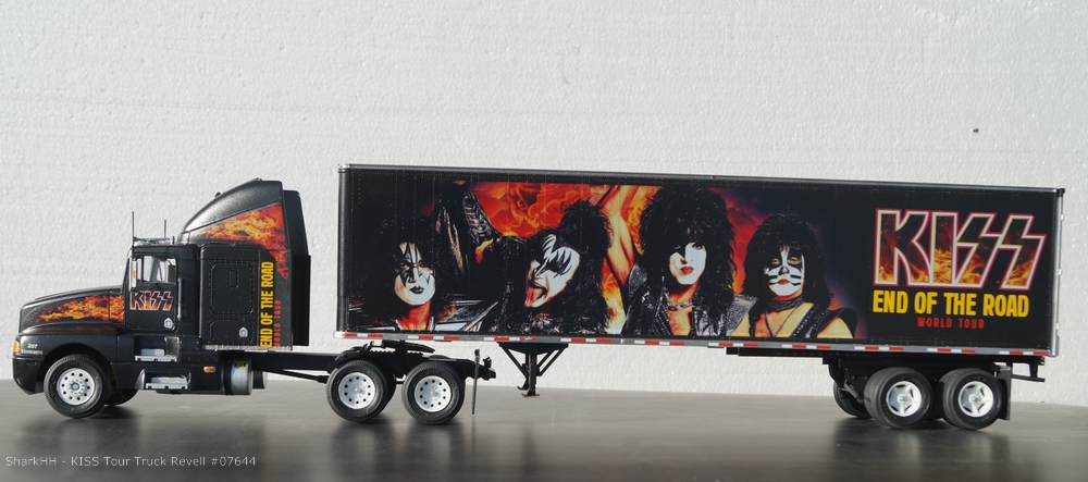 KISS_TOUR_TRUCK_Revell07644-012.jpg
