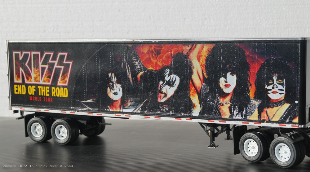 KISS_TOUR_TRUCK_Revell07644-016.jpg