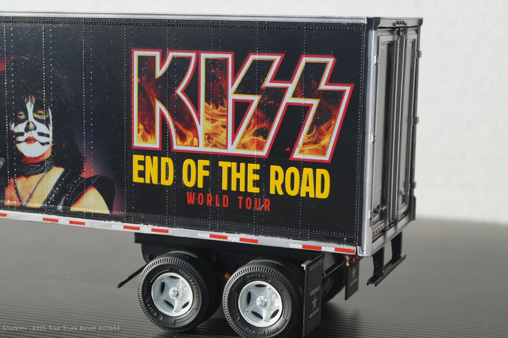 KISS_TOUR_TRUCK_Revell07644-017.jpg