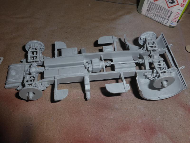 35 Bauteile angeklebt ein Arbeitsschritt erledigt.